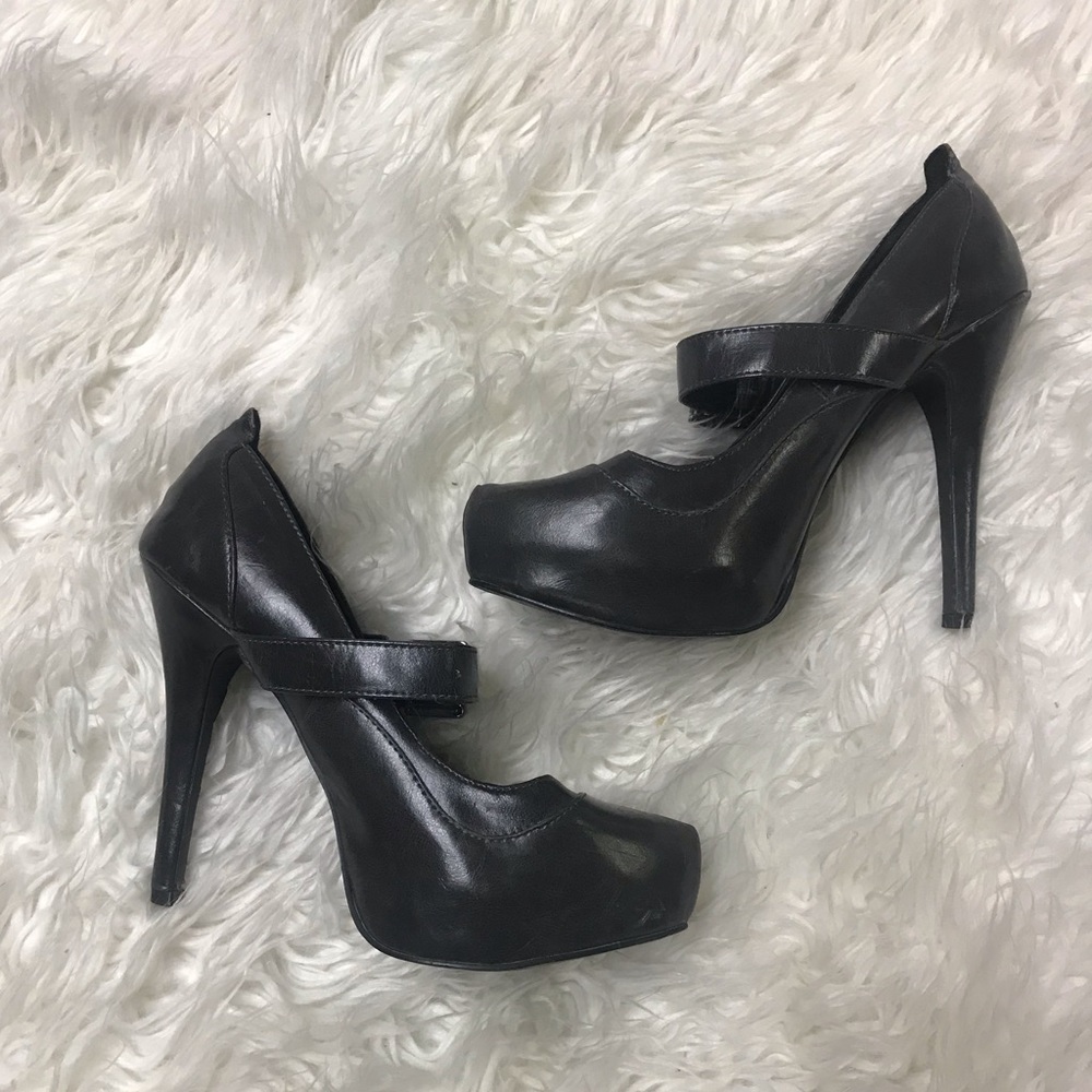 Cupid | Cute gray heels size 7